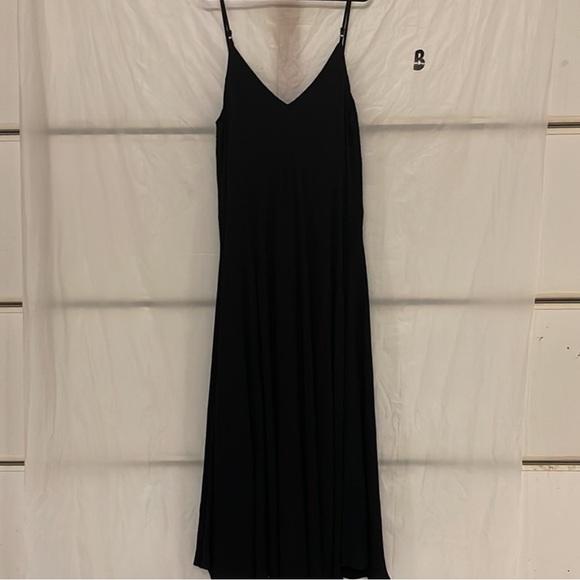 Elegant Black Women's Dress - Picture 2 of 2